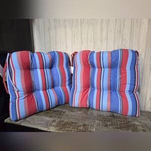 2 Honeycomb Outdoor Contoured Tufted Seat Cushions, 19.5" W x 18.5" L red and bl